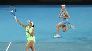 多森穆超远压哨！折叠命中logo三分这位置似曾相识